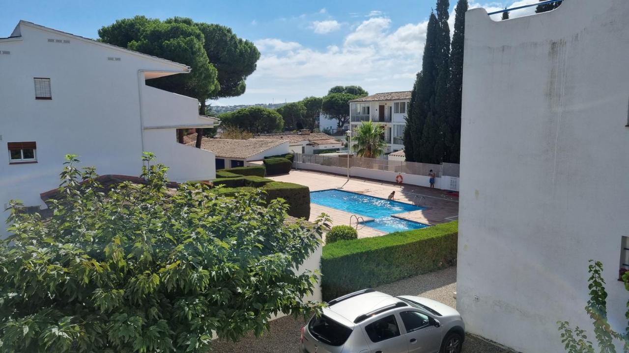 Apartamento Familiar Con Piscina Y Wifi L'Escala Exterior photo